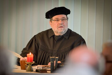 "Ein Lied hat Macht, die Dämonen zu vertreiben!"