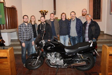 Motorradgottesdienst trifft Kirche