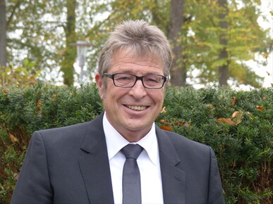 Pfarrer Volker Bäumer in seinen Dienst aufgenommen
