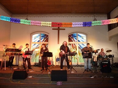 25 Jahre EXTRA DRY mit der Berliner Band "Licht"