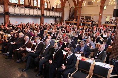 Landessynode läutet breiten Diskussionsprozess um das Thema Kirche und Migration ein