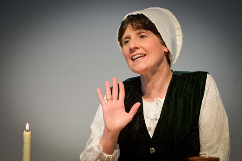 Claudia Baumann als Katharina von Bora. (Fotos: Raith)
