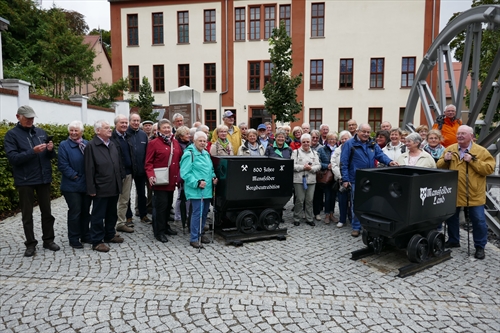 Auf Luthers Spuen die Lüdenscheider Gruppe in der ehemaligen Bergbaustadt Mansfeld, in der Luther zur Schule ging (Foto: Reinhard Siringhaus)