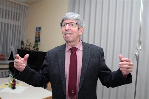 Pastor Fred Ritzhaupt von der Freien evangelischen Gemeinde sprach über das heutige Bibelverständnis (Foto: Salzmann)