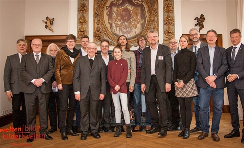 Preisträger und Veranstalter freuen sich über ein gelungenes Filmfestival. Bild: Filmfestival