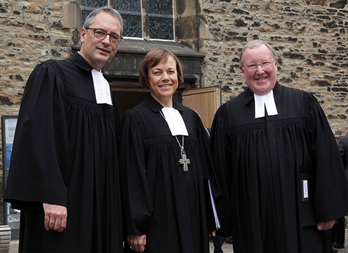 Der alte und der neue Vizepräsident (v. l.): Ulf Schlüter, Präses Annette Kurschus, Albert Henz (Foto: EKvW)