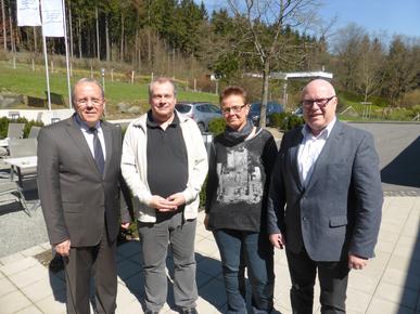 25jähriges Dienstjubiläum - Stefan Schick feiert mit Kolleginnen und Kollegen in Haus Nordhelle