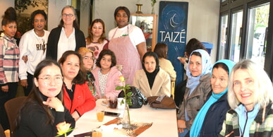 Frauencafé feiert erfolgreiche Premiere am neuen Standort