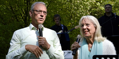 „Himmelfahrt war das Beste, was uns passieren konnte“ – Open-Air-Stadtpark-Gottesdienst in Lüdenscheid mit dem Prediger Ulrich Neuenhofer gab Hoffnung und Zuversicht