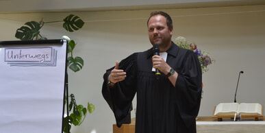 „Bleibt treu an Jesu Seite“ – Verabschiedung von Pfarrer Simon Schupetta