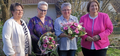 Ehrung f&uuml;rs Ehrenamt: Blumenstrau&szlig; des Monats geht an Verena Knabe