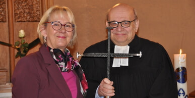 Wander-Nagelkreuz an Ev. Kirchengemeinde Attendorn-Lennestadt &uuml;bergeben