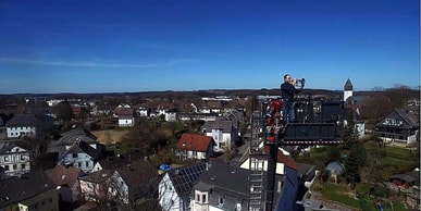 'Musikalische Freude' neben der Kirchtrurmspitze