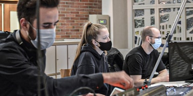 Die Technik-Teams der Kirche - Stille Helden im Hintergrund