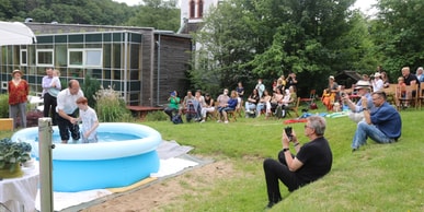 Taufe im Pool