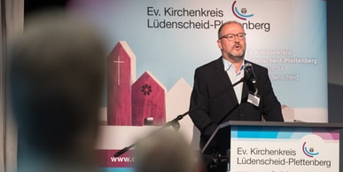Synode verabschiedet sich vom Sonderweg
