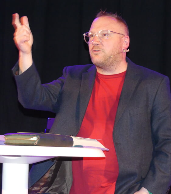 Sven Körber lud in seiner Predigt zum Vertrauen auf Jesus Christus ein. (Foto: Ingrid Weiland)