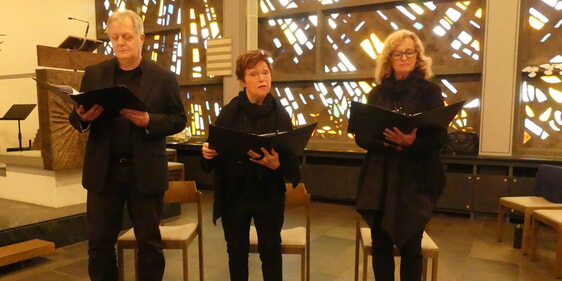 Mit Solo-Gesängen brillierten Leonhard Voos (v.l.), Brunhilde Bohlmann und Irene Glörfeld. (Foto: Ingrid Weiland)