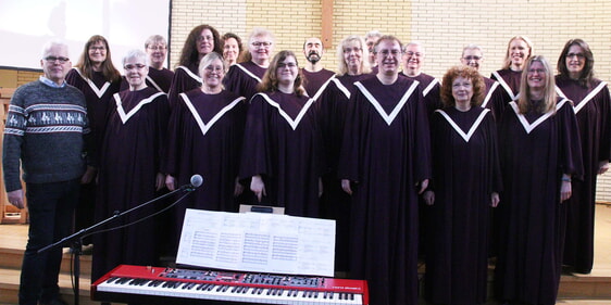 Der Chor LivingGospel Schalksmühle feiert in diesem Jahr seinen 20. Geburtstag. 2003 als Gospelchor der Freien evangelischen Gemeinde Schalksmühle gegründet, hat sich der Chor in der Gospelszene einen Namen gemacht. (Foto: Jakob Salzmann)