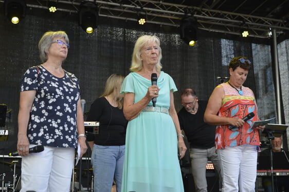 Fragen, die sich uns allen stellen. Barbara Thomaskowitz, Irmtraut Huneke und Sabine Drescher (v.l.) brachten sie auf den Punkt. (Foto: Iris Kannenberg)