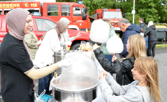 Zuckerwatte am Stand von Elif. Foto: Wolfgang Teipel