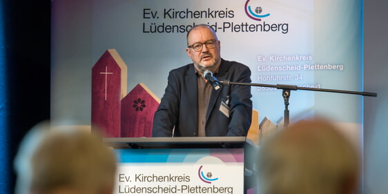 Superintendent Dr. Christof Grote macht deutlich: „Bei uns im Kirchenkreis wurden in der Vergangenheit bereits Menschen sexualisierte Gewalt angetan. Das darf sich nicht wiederholen! Dafür brauchen wir eine sehr gute Präventionsarbeit“ (Foto: EKKLP)