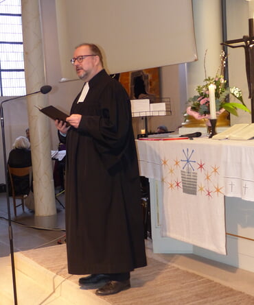 Superintendent Dr. Christoph Grote war einer der Festredner beim gemeinsamen Festgottesdienst der Evangelischen Kirchengemeinden Rönsahl und Kierspe am Sonntagmorgen in der Margarethenkirche (Foto: Crummenerl)
