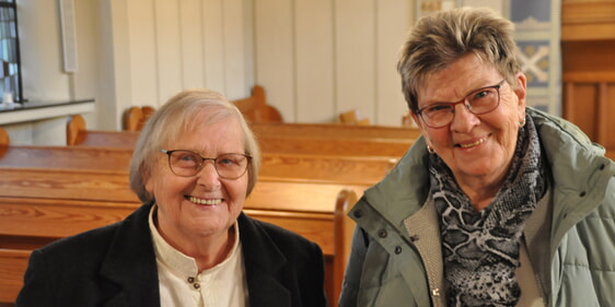 Einen besonderen Dank gilt Sylvelin Karsunky und Sabine Follmann (v.L.), die „Urgesteine“ der Attendorner Tafel (Foto: Ernst)