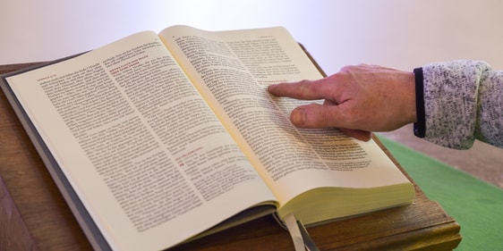 Die Bibel wörtlich nehmen - ist das überhaupt zeitgemäß? (Foto: KG Werdohl)