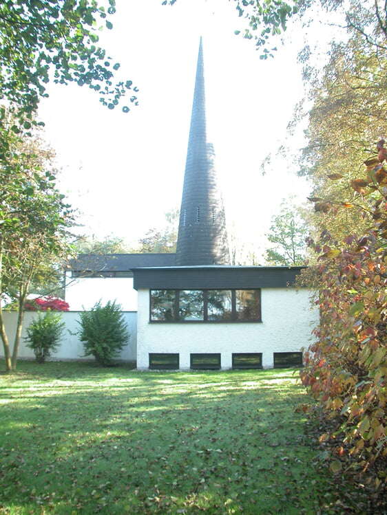 Die Friedenskirche in Attendorn-Petersburg (Foto: Ernst)