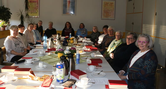 Die Vorstände der Frauenhilfen im Bezirksverband Lüdenscheid-Volmetal trafen sich zu ihrer Jahreshauptversammlung in den Räumen der Johanneskirche in Lüdenscheid (Foto: Görlitzer)