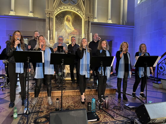 Die Gruppe Voices for Christe gestaltete den Monatsschlussgottesdienst im April und war über die vielen Jahre ‚Stammgast‘ des Monatsschlussgottesdienstes in die Christuskirche (Foto: Wilde)