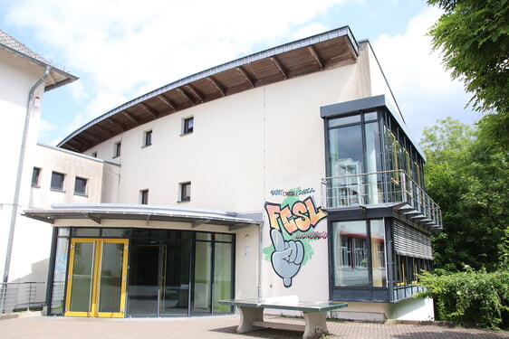 Das Hauptschulgebäude Am Schäferland wird weiter durch die Realschule genutzt. Aufgrund der hohen Anmeldezahlen läuft die Realschule seit vergangenem Jahr dreizügig (Foto: Salzmann)