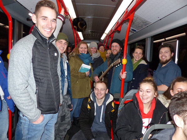 Die Evangelische Jugendallianz Lüdenscheid bescherte zahlreichen Jugendlichen mit einer „Bus- und Betfahrt“ ein „echt cooles Erlebnis“ (Foto: Weiland)