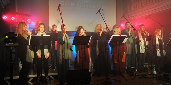 „Begegnung im Schatten des Tempels – Mit dem Apostel Johannes auf den Spuren Jesu“ ein biblisches Musical mit der Gruppe „Voices for Christ“ (Foto: VfC)