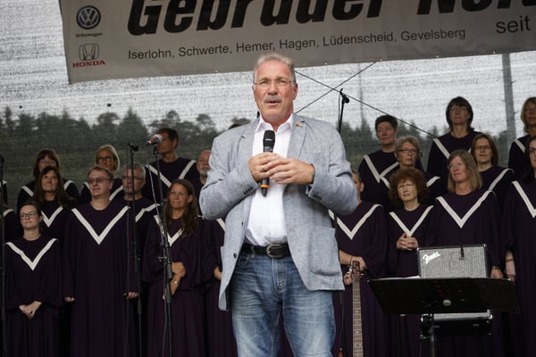 Der Bürgermeister der Stadt Lüdenscheid Dieter Dzewas sprach das Grußwort