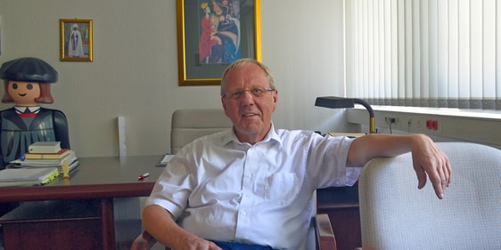 Superitendent Klaus Majoress in seinem Büro im 'Haus der Evangelischen Kirche' in Lüdenscheid (Foto: Kannenberg)