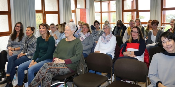 Die Leitungen aller 28 Kitas im Ev. Kirchenkreis Lüdenscheid-Plettenberg beschäftigten sich auf der Leitungskonferenz einen ganzen Tag lang mit dem Thema „Mitentscheiden und Mithandeln in der Kita“ (Foto: Görlitzer)