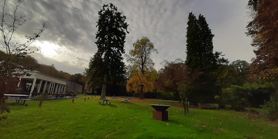 Die Teilnehmerinnen der Frauenfahrt in die Niederlande wohnen im Hotel Ernst Sillem Hoeve. Es liegt versteckt in den Königlichen Wäldern von Lage Vuursche. Das Hotel ist ein ehemaliges Kutschenhaus von 1880 wo sich der Charme der Vergangenheit und die Annehmlichkeit von heute treffen (Foto: www.esh.nl)