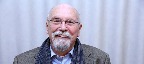 Pfarrer i. R. Klaus Jürgen Diehl, früherer Leiter des Amtes für missionarische Dienste der westfälischen Kirche, referierte beim Offenen Gesprächskreis über die Schätze der Bibel (Foto: Salzmann)