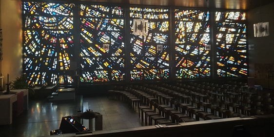 Die Johanneskirchengemeinde am Buckesfeld feiert ab dem kommenden Wochenende wieder Gottesdienste, an denen man vor Ort teilnehmen kann, dies allerdings nur unter bestimmten Vorschriften (Foto: JKG)