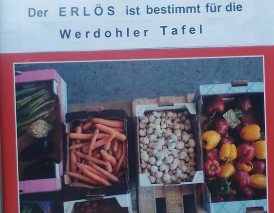 Dieser Aufsteller steht vor den Märkten, an denen die Spendenaktion "Kauf eins mehr" läuft. Foto: dw