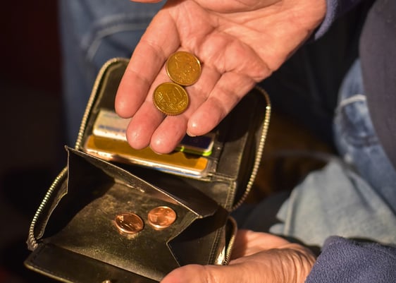 Für Geschenke bleibt bei Klara eigentlich nicht viel Geld übrig. Die Enkel bekommen aber trotzdem etwas. (Foto: Guido Raith)