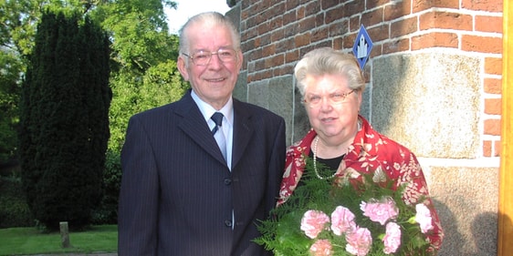 Ursula Schmidtke (zusammenmit Ehemann Helmut, mit dem sie viele Jahre lang für die Küster- und Hausmeisterdienste in der Markuskirche verantwortlich zeichnete), die am 17 März verstorben ist und mit der viele Lüdenscheider liebevolle Erinnerungen verbinden (Foto: Ingrid Weiland)