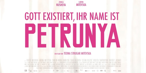 „Kirchen und Kino. Der Filmtipp“ zeigt 20. Mai ab 19 Uhr zeigen den Film „Gott existiert, ihr Name ist Petrunya“ kostenlos als Online-Stream (Grafik: KuK)