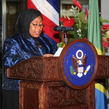 Frau Samia Suluhu Hassan, die neue Präsidentin von Tansania