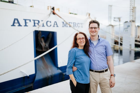 Daniel Lauermann und seine Ehefrau Linda freuen sich auf den nächsten Einsatz im Senegal. (Foto: Mercy Ships)