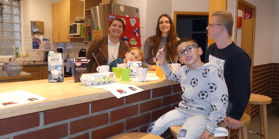 In der neuen Spielschar des CVJM Lüdenscheid-West hatten die Kinder in dieser Woche viel Spaß beim Backen des „schnellsten Kuchens der Welt“. (Foto: Ingrid Weiland)