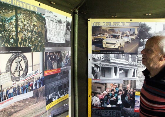 Von der Aufteilung Deutschlands in vier Besatzungszonen bis zur Friedlichen Revolution spannt die Ausstellung einen weiten Bogen. (Foto: Jakob Salzmann)