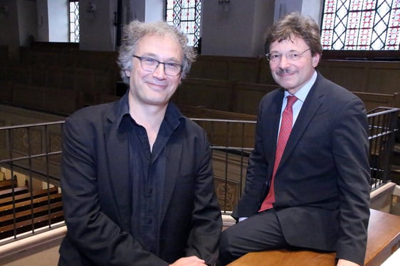 Der gebürtige Warschauer Prof. Tomasz Adam Nowak (rechts) und der Franzose Prof. Thierry Escaich waren die Dozenten der 2. Lüdenscheider Orgelakademie. (Foto: Jakob Salzmann)
